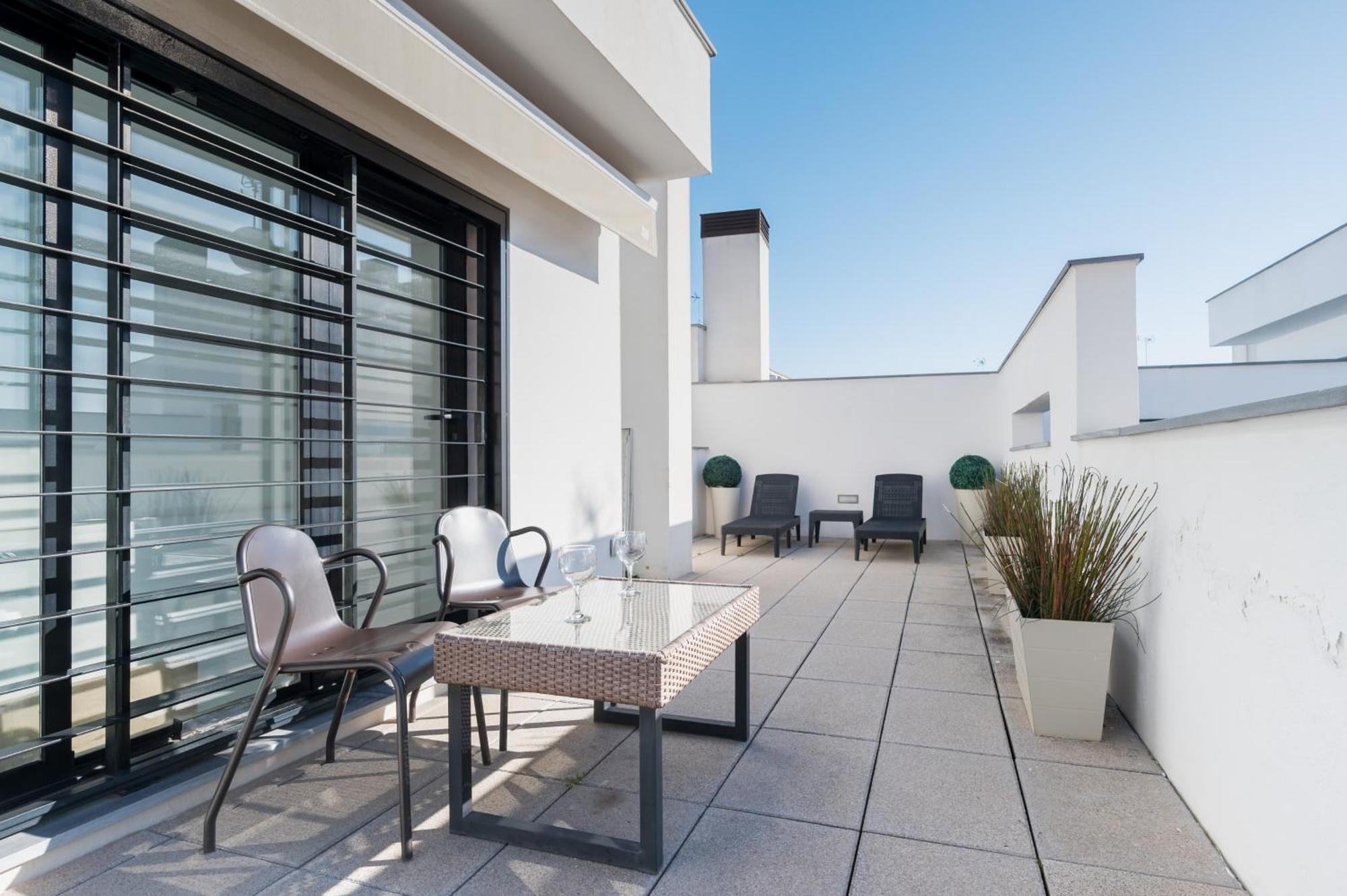 Attic With Terrace- 1Bd 1Bth- Corral Del Rey Apartment Sevilla Exterior foto
